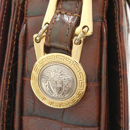 Versace(������ü) �Ǿ�� ����ΰ� ü�� ����� �̹���4 - ���̺��� �߰���ǰ